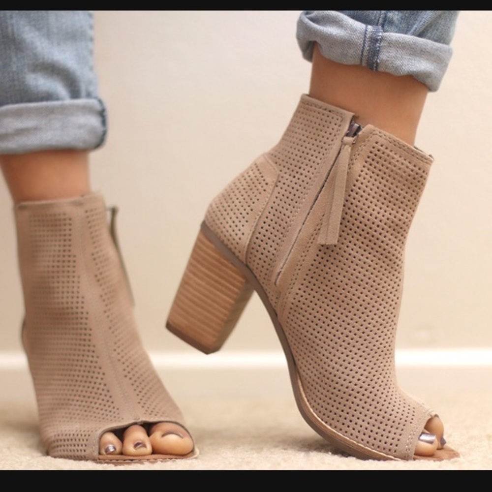 Toms Tan Ankle Booties with Chunky Heel
